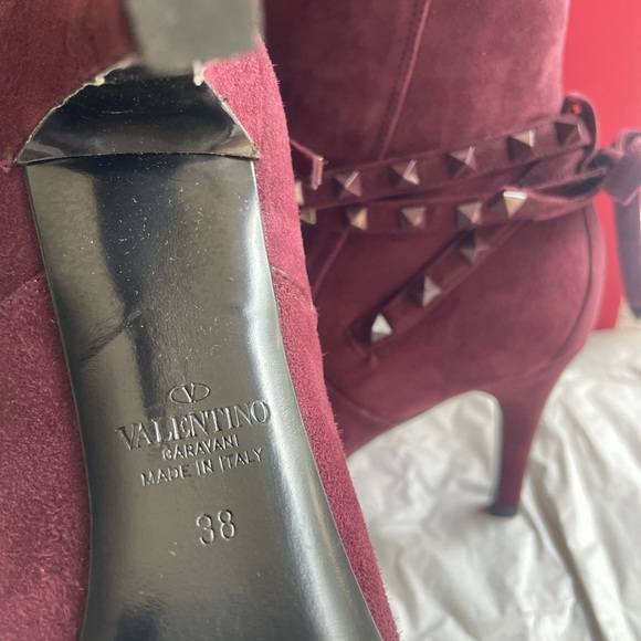 Valentino Garavani suede ankle boots with rockstud accents - Picture 6 of 13